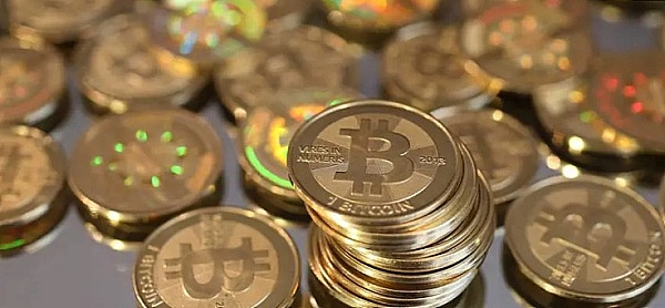 比特币巨鲸凶猛囤货，这次的市场暗流你看懂了吗？
