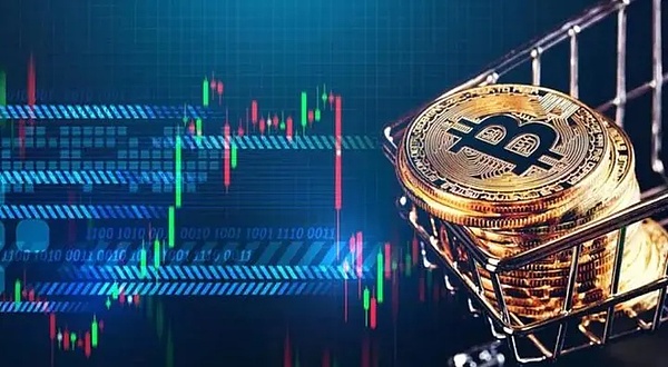 比特币再现疯牛行情：ETF春风能否吹出下一个巅峰？
